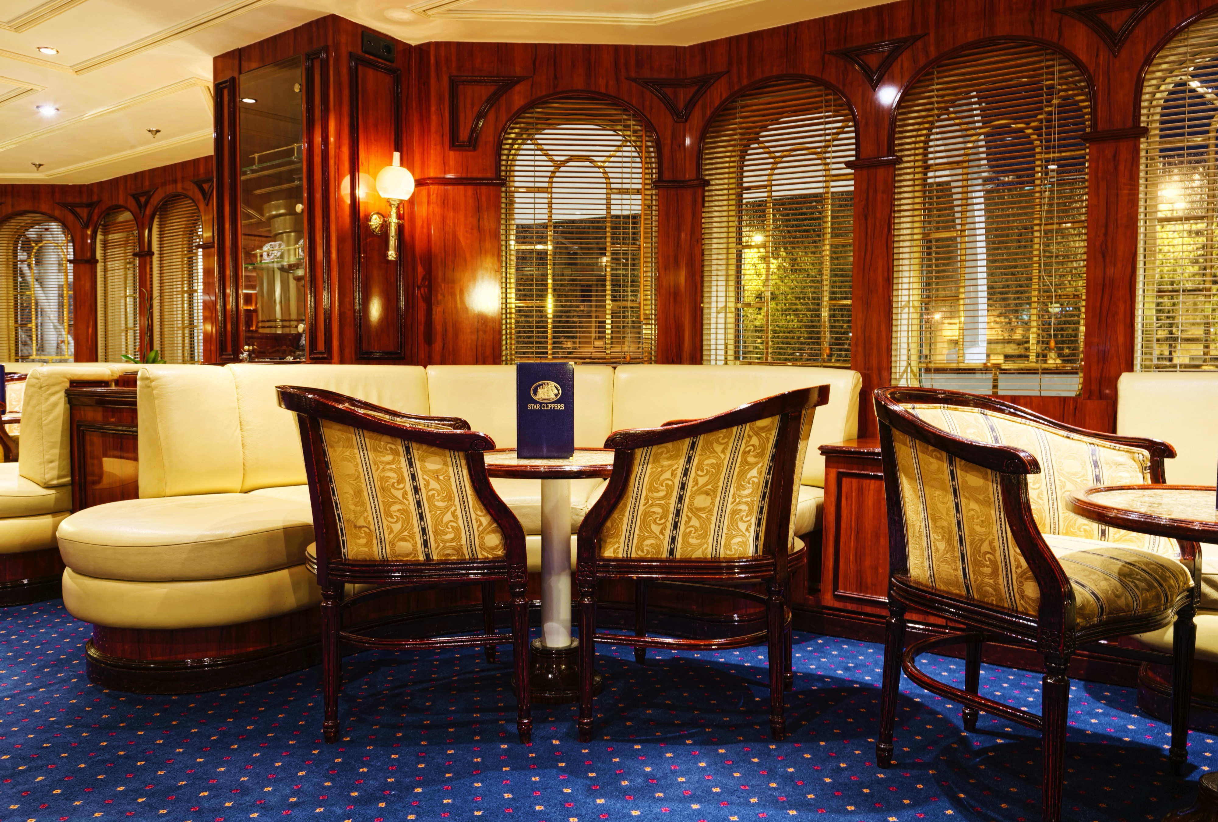 Royal Clipper - Observation Lounge 
